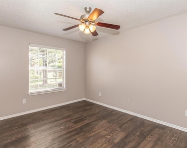 8301 Boat Club Road - Photo Thumbnail 5