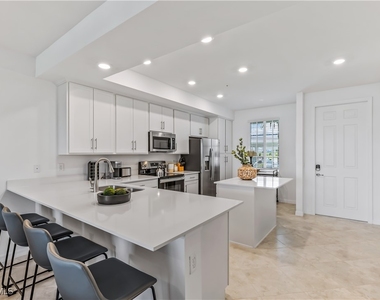 43060 Greenway Boulevard - Photo Thumbnail 3