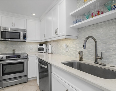4005 Gulf Shore Boulevard N - Photo Thumbnail 11