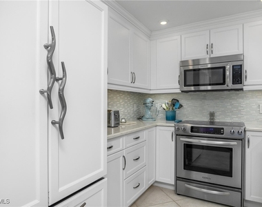 4005 Gulf Shore Boulevard N - Photo Thumbnail 12