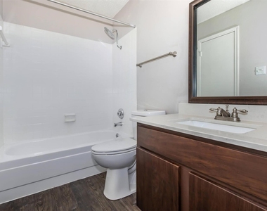 8301 Boat Club Road - Photo Thumbnail 12