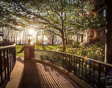 Battery Place - Photo Thumbnail 12