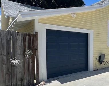 1137 Highland Street S - Photo Thumbnail 7