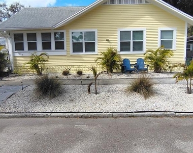 1137 Highland Street S - Photo Thumbnail 5