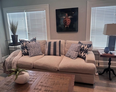 1137 Highland Street S - Photo Thumbnail 12