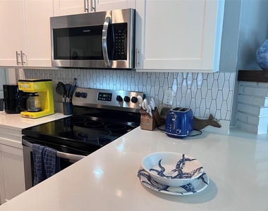 1137 Highland Street S - Photo Thumbnail 21