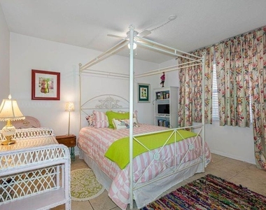 16550 Gulf Boulevard - Photo Thumbnail 28