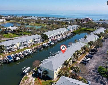 5006 Starfish Dr Se - Photo Thumbnail 2