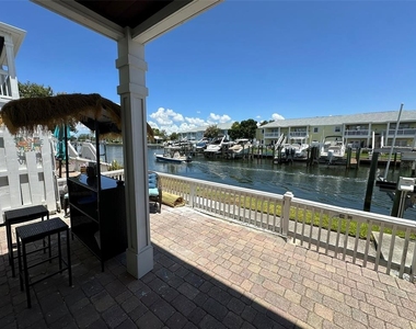 5006 Starfish Dr Se - Photo Thumbnail 4