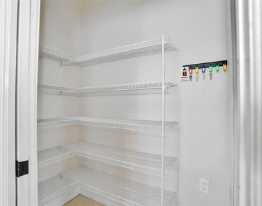 7100 Sunset Way - Photo Thumbnail 12