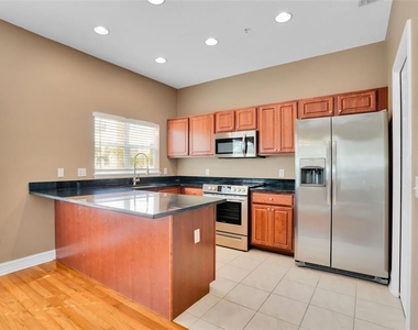 7100 Sunset Way - Photo Thumbnail 9