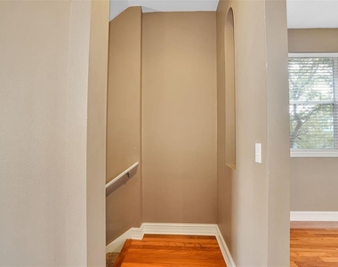 7100 Sunset Way - Photo Thumbnail 8