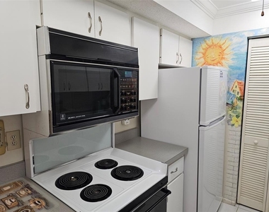 4119 61st Avenue Terrace W - Photo Thumbnail 5