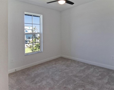 17212 Luminous Avenue - Photo Thumbnail 5