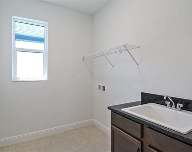 17212 Luminous Avenue - Photo Thumbnail 14