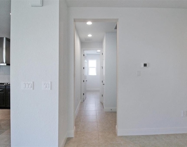 17212 Luminous Avenue - Photo Thumbnail 13