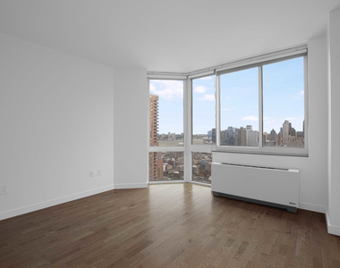 420 West 42nd Street - Photo Thumbnail 3