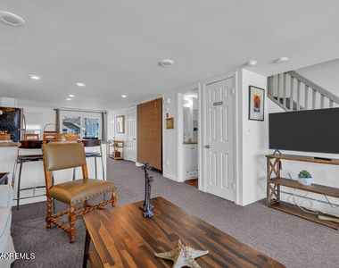 157 Beach Front - Photo Thumbnail 16