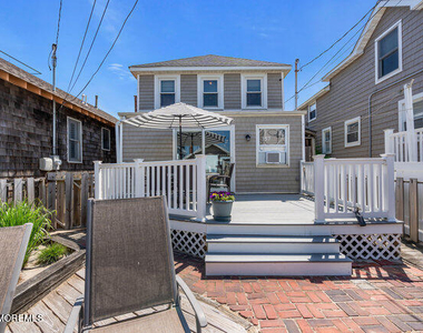 157 Beach Front - Photo Thumbnail 10