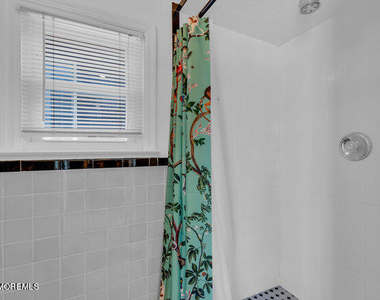 157 Beach Front - Photo Thumbnail 23