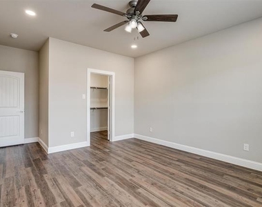 544 Lake Point Drive - Photo Thumbnail 17