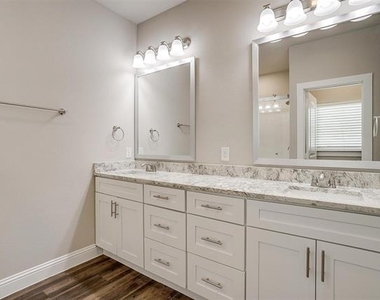 544 Lake Point Drive - Photo Thumbnail 20
