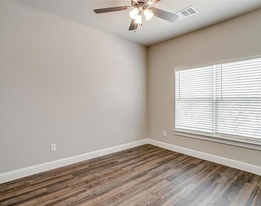 544 Lake Point Drive - Photo Thumbnail 30