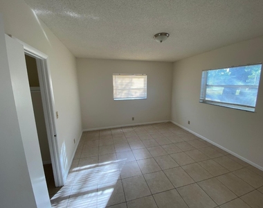 6 Sw 7th Avenue - Photo Thumbnail 8