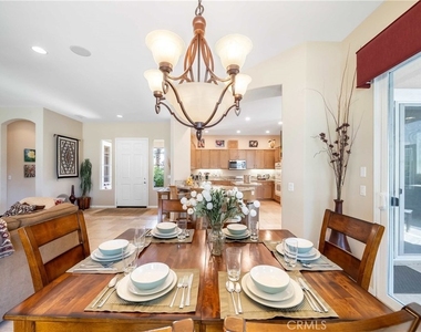 81955 Golden Star Way - Photo Thumbnail 8