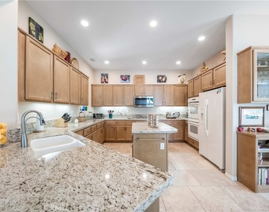 81955 Golden Star Way - Photo Thumbnail 10