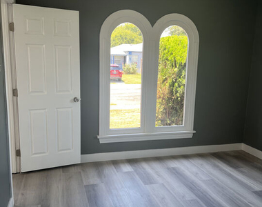 602 N Sloan Avenue - Photo Thumbnail 13