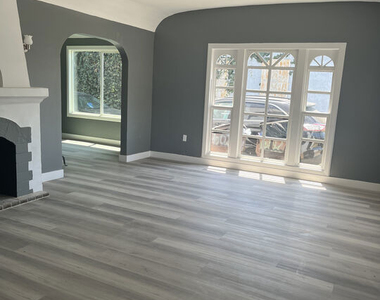 602 N Sloan Avenue - Photo Thumbnail 8