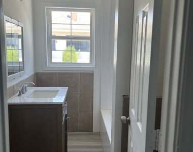 602 N Sloan Avenue - Photo Thumbnail 10
