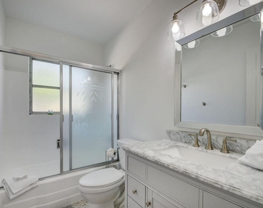 1171 Bimini Lane - Photo Thumbnail 9