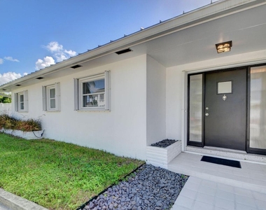 1171 Bimini Lane - Photo Thumbnail 12