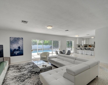 1171 Bimini Lane - Photo Thumbnail 2