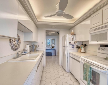 5540 N Ocean Drive - Photo Thumbnail 16