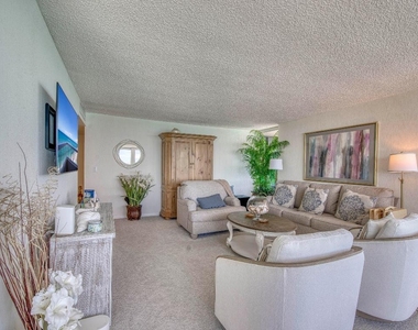5540 N Ocean Drive - Photo Thumbnail 12