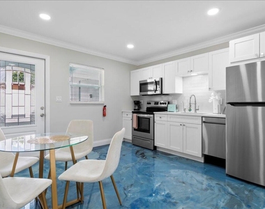 2741 Parker Avenue - Photo Thumbnail 6