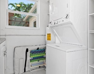 2741 Parker Avenue - Photo Thumbnail 13