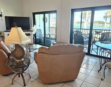 233 Ne Edgewater Drive - Photo Thumbnail 12