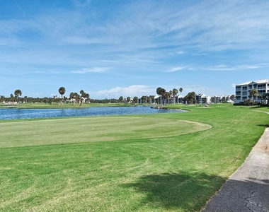233 Ne Edgewater Drive - Photo Thumbnail 4