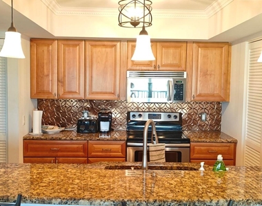 233 Ne Edgewater Drive - Photo Thumbnail 9