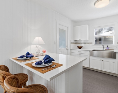 118 Se 7th Avenue - Photo Thumbnail 2