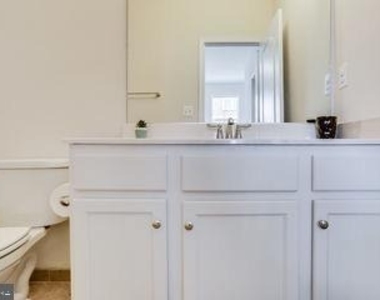 612 Totten Place Ne - Photo Thumbnail 7