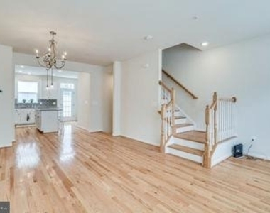 612 Totten Place Ne - Photo Thumbnail 12