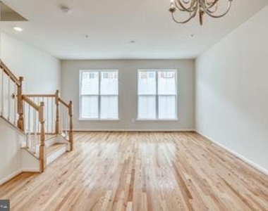 612 Totten Place Ne - Photo Thumbnail 10