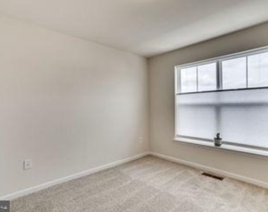 612 Totten Place Ne - Photo Thumbnail 20