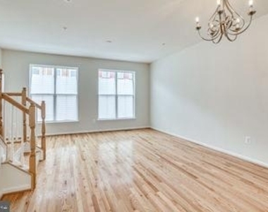 612 Totten Place Ne - Photo Thumbnail 8