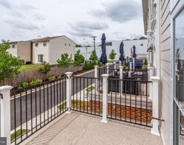 612 Totten Place Ne - Photo Thumbnail 27